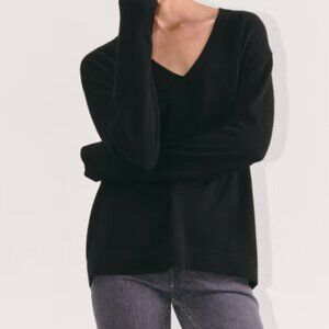 Everlane classic v neck cashmere sweater NWT small